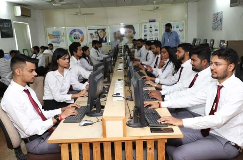 I Business Institute Greater Noida Computer Lab photo 13